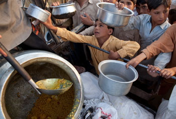Гуманитарная помощь.Фото: Paula Bronstein/Getty Images Гуманитарная помощь.Фото: Paula Bronstein/Getty Images