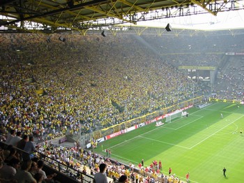 Немецкая полиция предотвратила взрыв на стадионе в Дортмунде. Фото с dortmund-leverkusen.de.tl Немецкая полиция предотвратила взрыв на стадионе в Дортмунде. Фото с dortmund-leverkusen.de.tl