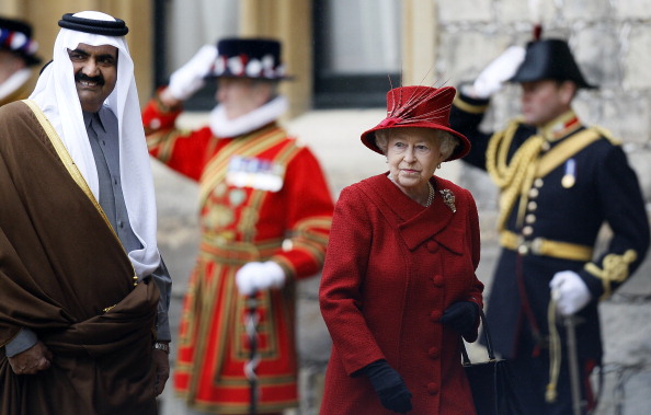 Елизавета II принимает эмира  Катара в Виндзорском замке. Фото: WPA Wire/Getty Images