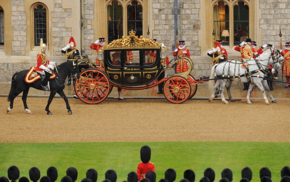 Елизавета II принимает эмира  Катара в Виндзорском замке. Фото: WPA Wire/Getty Images