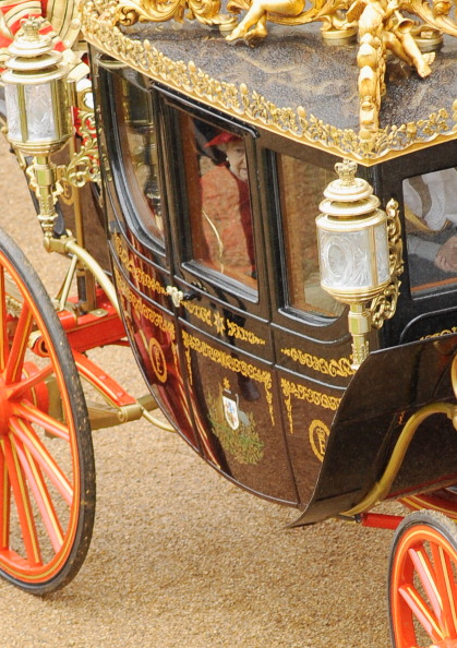 Елизавета II принимает эмира  Катара в Виндзорском замке. Фото: WPA Wire/Getty Images