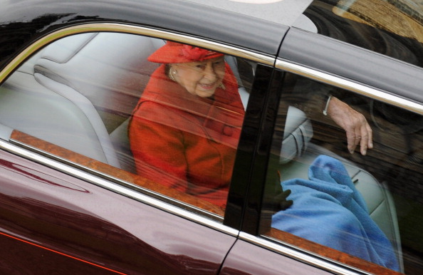 Елизавета II принимает эмира  Катара в Виндзорском замке. Фото: WPA Wire/Getty Images