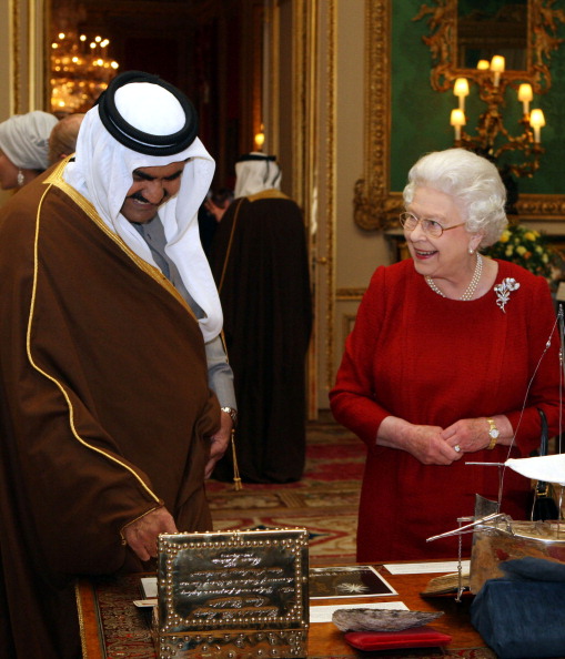 Елизавета II принимает эмира  Катара в Виндзорском замке. Фото: WPA Wire/Getty Images