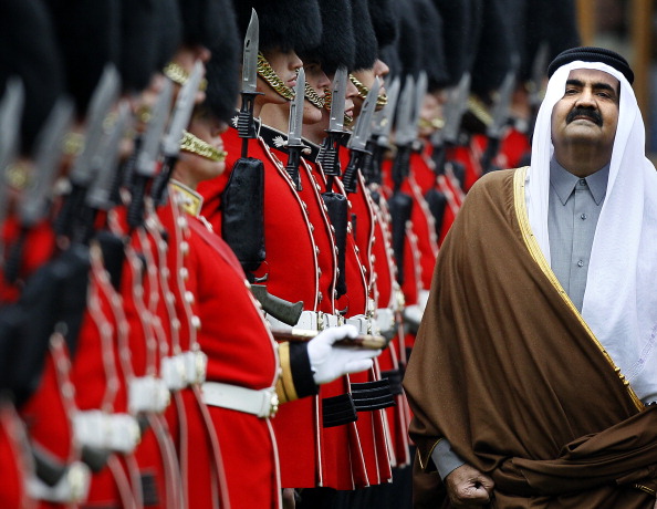 Елизавета II принимает эмира  Катара в Виндзорском замке. Фото: WPA Wire/Getty Images