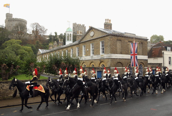 Елизавета II принимает эмира  Катара в Виндзорском замке. Фото: WPA Wire/Getty Images