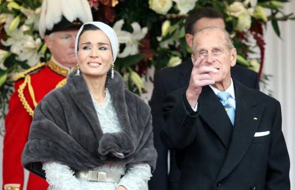 Елизавета II принимает эмира  Катара в Виндзорском замке. Фото: WPA Wire/Getty Images