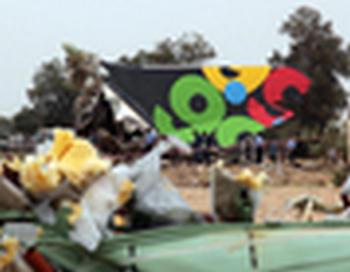 В Триполи столице Ливии разбился пассажирский самолет. 104 человека погибли, выжил один 10-летний мальчик из Голландии. Фото: MAHMUD TURKIA/AFP/Getty Images В Триполи столице Ливии разбился пассажирский самолет. 104 человека погибли, выжил один 10-летний мальчик из Голландии. Фото: MAHMUD TURKIA/AFP/Getty Images