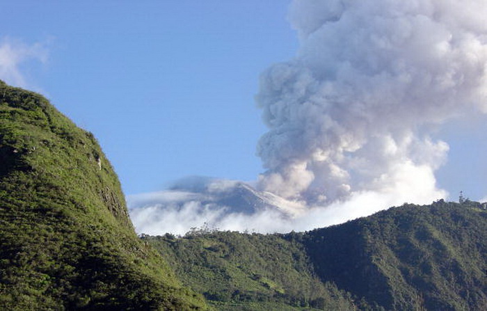 Tungurahua volcano. Фото:  WASHINGTON VALENCIA/AFP/Getty Images