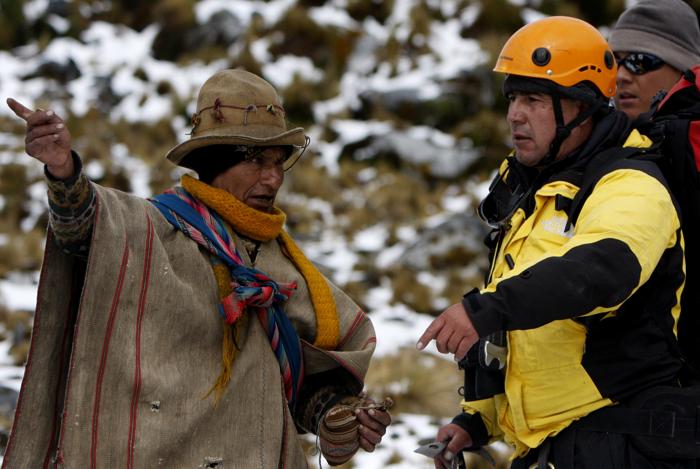 Полиция Перу обнаружила разбившийся вертолёт с туристами. Фоторепортаж. Фото: STR/AFP/GettyImages