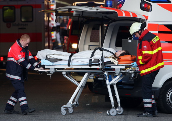 В Германии на  &laquo;Параде любви&raquo; в давке погибло более десяти человек. Фоторепортаж. Фото: Patrik STOLLARZ, Sebastian LASSE, Christoph REICHWEIN, ACHIM SCHEIDEMANN/Getty Images