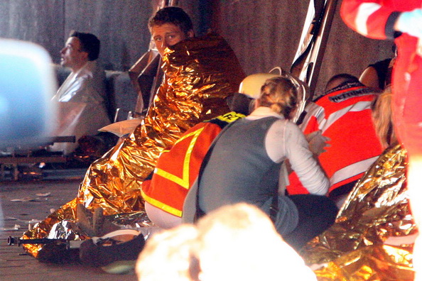 В Германии на  &laquo;Параде любви&raquo; в давке погибло более десяти человек. Фоторепортаж. Фото: Patrik STOLLARZ, Sebastian LASSE, Christoph REICHWEIN, ACHIM SCHEIDEMANN/Getty Images