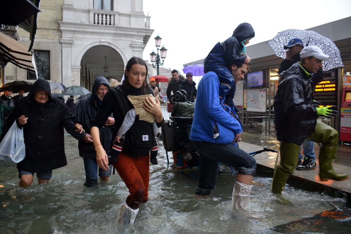 Проливные дожди привели к наводнению в Тоскане и Лигурии. Фото: Marco Sabadin,Marco Sabadin/AFP/GettyImages Проливные дожди привели к наводнению в Тоскане и Лигурии. Фото: Marco Sabadin,Marco Sabadin/AFP/GettyImages