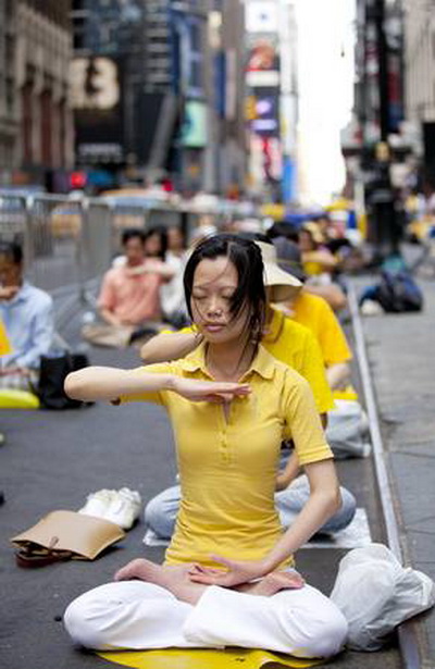 Парад в Манхэттене последователей Фалуньгун. Фото: The Epoch Times