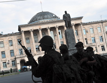 Памятник Сталину демонтирован в Гори. Фото: DIMITAR DILKOFF/AFP/Getty Images Памятник Сталину демонтирован в Гори. Фото: DIMITAR DILKOFF/AFP/Getty Images