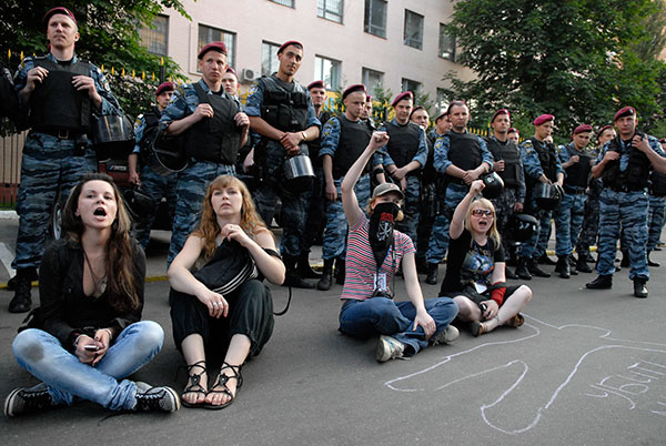 Смерть студента вызвала массовый протест в Украине.  Акция протеста состоялась в Киеве 10 июня. Фото: Владимир Бородин/The Epoch Times
