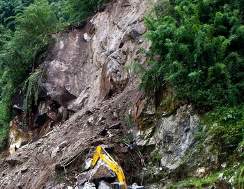 Сход оползня, Индия. Фото: MANAN VATSYAYANA/AFP/Getty Images