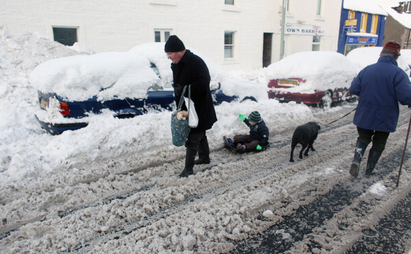 Небывалые морозы и снегопады обрушились на Шотландию и Англию, 29 ноября, 2010 год. Фото: Jeff J  Mitchell/Getty Images