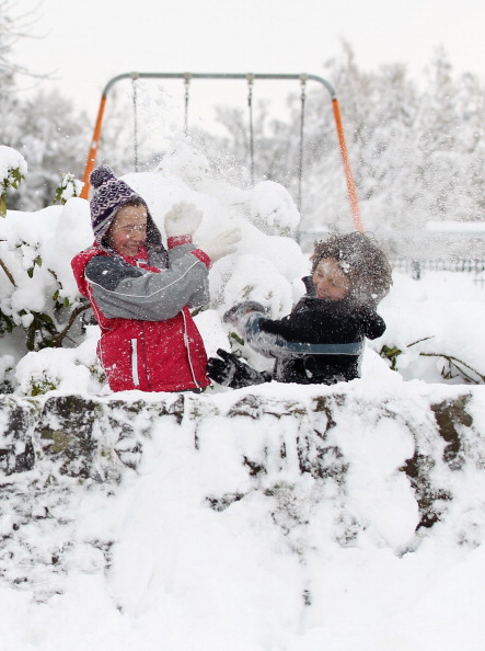Небывалые морозы и снегопады обрушились на Шотландию и Англию, 29 ноября, 2010 год. Фото: Jeff J  Mitchell/Getty Images