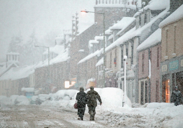 Небывалые морозы и снегопады обрушились на Шотландию и Англию, 29 ноября, 2010 год. Фото: Jeff J  Mitchell/Getty Images