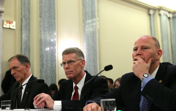 Фоторепортаж о собрании в Вашингтоне по проблемам авиаперелетов. Фото: Alex Wong/Getty Images Фоторепортаж о собрании в Вашингтоне по проблемам авиаперелетов. Фото: Alex Wong/Getty Images