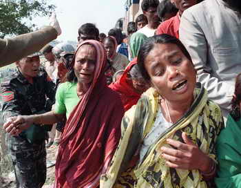 Два пассажира погибли в аварии поезда в Бангладеш. Фото: MUFTY MUNIR/AFP/Getty Images