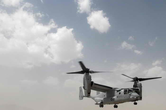 США перебросили на Окинаву конвертопланы Osprey.  Японский остров Окинава является местом дислокации большинства американских военных объектов, в том числе крупнейшей за границей базы военно-воздушных сил США «Кадена». Фото: Navy via Getty Images