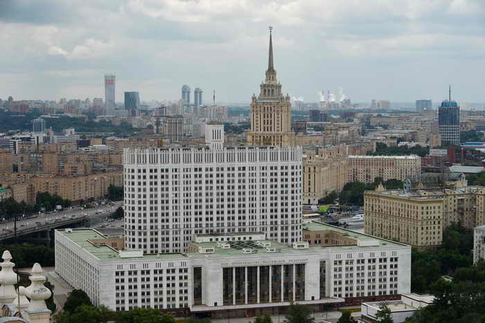 На заседании правительства РФ, которое состоится сегодня, будет рассмотрен законопроект, предлагающий наделить суды полномочиями сокращать штраф за нарушения правил во время проведения митингов до величины «ниже низшего предела». Фото: NATALIA KOLESNIKOVA/AFP/Getty Images На заседании правительства РФ, которое состоится сегодня, будет рассмотрен законопроект, предлагающий наделить суды полномочиями сокращать штраф за нарушения правил во время проведения митингов до величины «ниже низшего предела». Фото: NATALIA KOLESNIKOVA/AFP/Getty Images