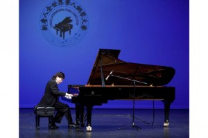 2009-10-12-pianofinal1011-02z-676x450