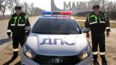 2-месячный мальчик задыхался и терял сознание в машине родителей. Сотрудники ГИБДД отреагировали мгновенно