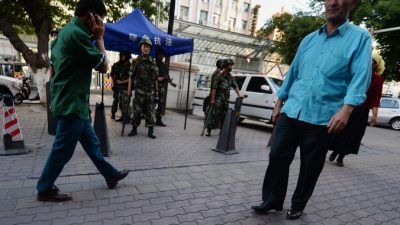 Китайские власти используют теракты в Париже, чтобы оправдать репрессии против уйгуров