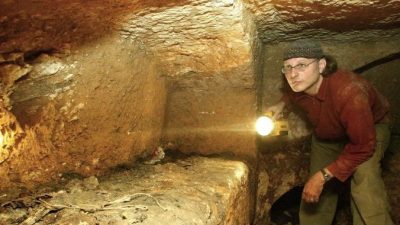 Переговоры об открытии гробницы Иисуса Христа длились больше 50 лет. Содержимое должны были увидеть впервые за 500 лет!