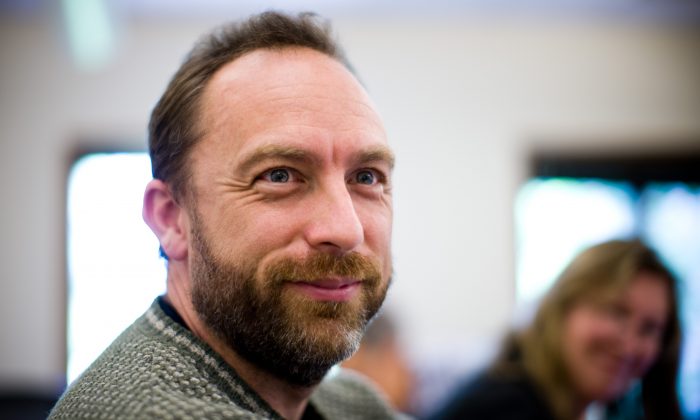 Соучредитель Wikipedia Джимми Уэльс на заседании правления Creative Commons в 2008 г. (Joi Ito / CC BY 2.0)