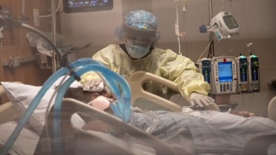 76-летний врач «немного напугана» эпидемией COVID-19, но продолжает работать!