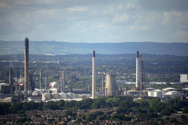 ПОРТ ЭЛЛЕСМЕР, АНГЛИЯ - 27 СЕНТЯБРЯ: Общий вид нефтеперерабатывающего завода Stanlow,. Фото:  Christopher Furlong/Getty Images | Epoch Times Россия