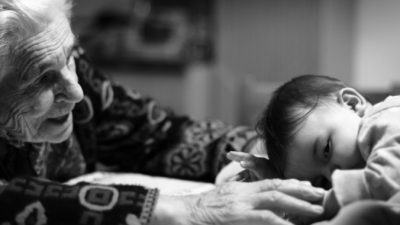 91-летняя бабушка написала для себя записку, которая так и кричит о любви к 3-летнему правнуку!