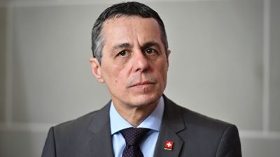 Запад отреагирует более решительно, если Китай будет придерживаться нового курса, заявил министр Швейцарии