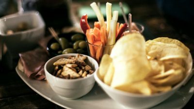 Полезные перекусы: когда и что лучше перекусить
