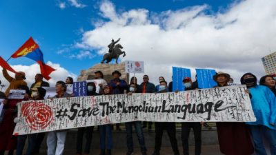 Школьников Внутренней Монголии принуждают обучаться на китайском языке. Бывший президент Монгольского государства выступил против