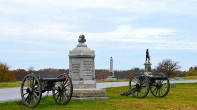 (Видео) Турист-скептик снял на камеру призрака. Вот теперь-то он поверил в существование привидений!