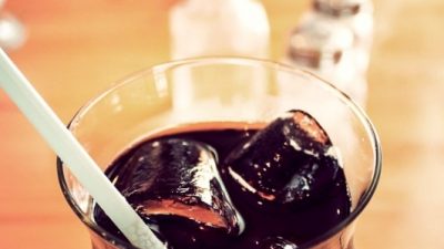 Напитки с активированным углём полезны, или это вымысел?