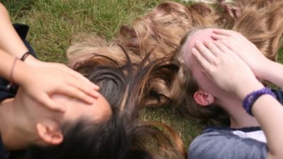 Маму 19-летней девушки принимают за её сестру. Женщина охотно делится секретом своей молодости