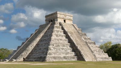 Археологи ищут тайный ход под пирамидой Майя