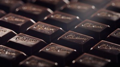 Учёные рассказали, почему женщин во время беременности тянет на шоколад