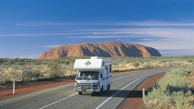 Почему всё ещё можно подняться на Улуру?