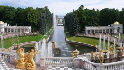 Петергоф является украшением Финского залива уже 300 лет