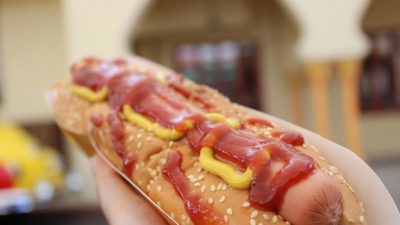 14-летний предприниматель прошёл путь от тележки с хот-догами до собственного ресторана. И даже карантин ему не помешал