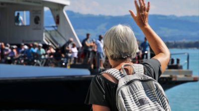Муж завязывал шнурки располневшей 56-летней жене. Ей это надоело, она похудела на 90 кг и стала чемпионкой страны по триатлону