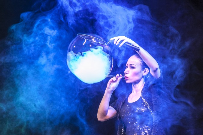 Мелоди Ян выступает в New World Stages в Нью-Йорке 22 марта 2014 г. Фото: Samira Bouaou/Epoch Times | Epoch Times Россия