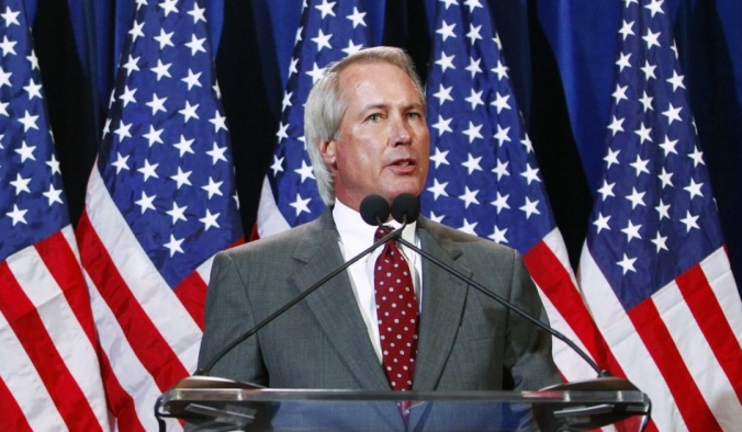 Лин Вуд выступает на пресс-конференции в Скоттсдейле, штат Аризона, 8 ноября 2011 года. Eric Thayer/Getty Images | Epoch Times Россия