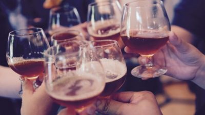 Пропуская рюмочку-другую. Почему вредно злоупотреблять спиртным?